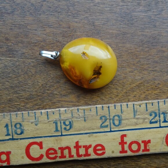Vintage Baltic Amber Pendant - Picture 4 of 4